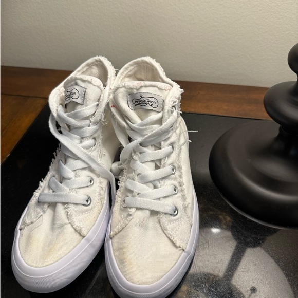 Revolution CLASSIC HIGH TOP SNEAKER | WHITE women size 5.5 - Picture 2 of 7